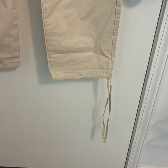 Cream Cargo Pants with Elastic Waistband and Relaxed Fit - Picture 3 of 5